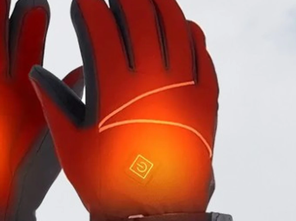 Tighten the Wrist Buckle & Drawstring Snow Stopper